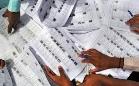 Alleged vote rigging in Aland | SIT officers search, seize thousands of voter ID cards Alleged vote rigging in Aland | SIT officers search, seize thousands of voter ID cards