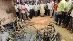 ಬಾಗಲಕೋಟೆಯಲ್ಲಿ ಭೀಕರ ಸಿಲಿಂಡರ್ ಸ್ಫೋಟ: 8 ಮಂದಿಗೆ ಗಂಭೀರ ಗಾಯ, 7 ಬೈಕ್‌ಗಳು ಭಸ್ಮ