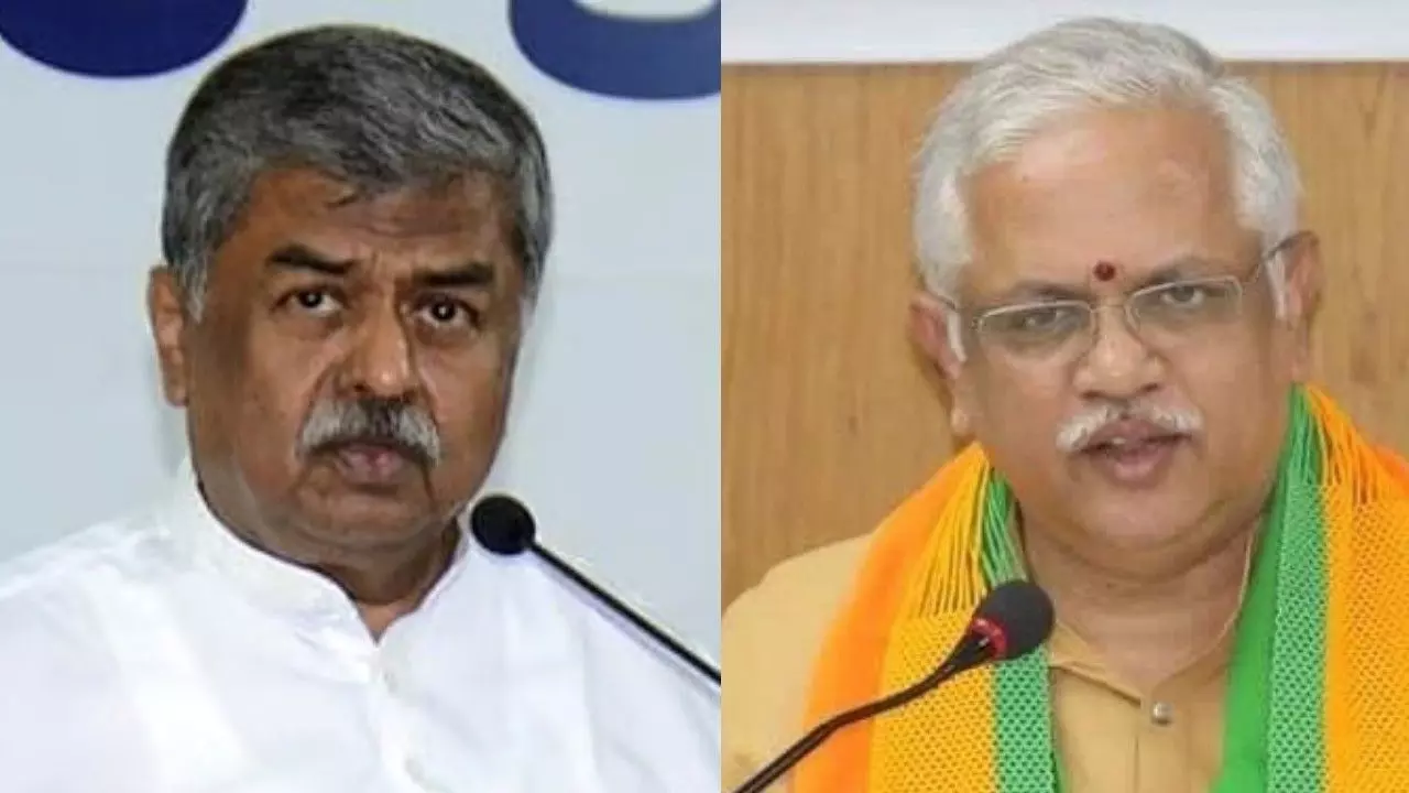 ನೋಂದಣಿ ಆಗದ ಆರ್ಎಸ್ಎಸ್ ಭೂಗತ ಸಂಘಟನೆ ಅಲ್ಲವೇ; ಬಿ.ಕೆ. ಹರಿಪ್ರಸಾದ್ ಪ್ರಶ್ನೆ ನೋಂದಣಿ ಆಗದ ಆರ್ಎಸ್ಎಸ್ ಭೂಗತ ಸಂಘಟನೆ ಅಲ್ಲವೇ; ಬಿ.ಕೆ. ಹರಿಪ್ರಸಾದ್ ಪ್ರಶ್ನೆ