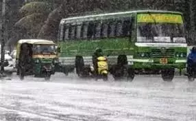 Varuna disrupts Diwali celebrations in Kerala: Orange alert declared for four districts Varuna disrupts Diwali celebrations in Kerala: Orange alert declared for four districts