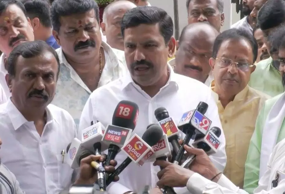 ಕರ್ನಾಟಕ ಎಟಿಎಂ ಆಗಿದೆ, ಭ್ರಷ್ಟಾಚಾರ ಹೆಚ್ಚಾಗಿದೆ: ಬಿಜೆಪಿ ರಾಜ್ಯಾಧ್ಯಕ್ಷ ವಿಜಯೇಂದ್ರ ಕರ್ನಾಟಕ ಎಟಿಎಂ ಆಗಿದೆ, ಭ್ರಷ್ಟಾಚಾರ ಹೆಚ್ಚಾಗಿದೆ: ಬಿಜೆಪಿ ರಾಜ್ಯಾಧ್ಯಕ್ಷ ವಿಜಯೇಂದ್ರ