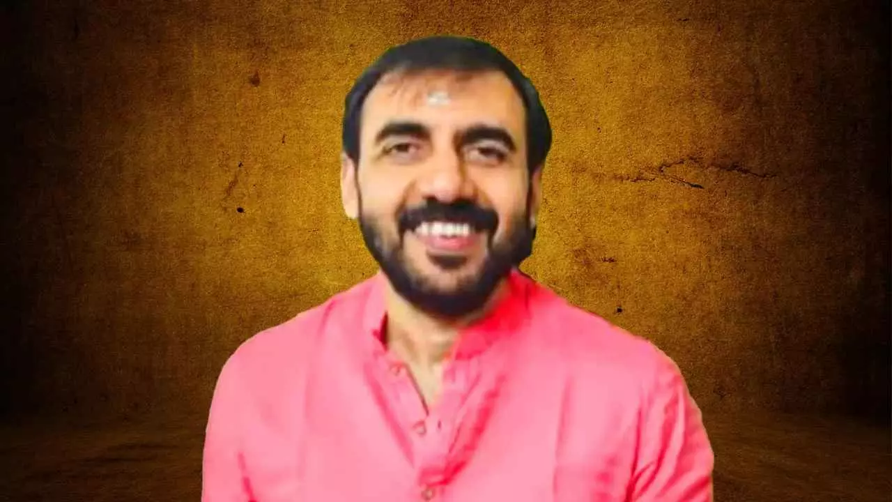 ಶಬರಿಮಲೆ ಚಿನ್ನ ಕಳವು ಪ್ರಕರಣ: ಪ್ರಮುಖ ಆರೋಪಿ ಉಣ್ಣಿಕೃಷ್ಣನ್ ಪೊಟ್ಟಿಯನ್ನು ಬೆಂಗಳೂರಿಗೆ ಕರೆತಂದ ಎಸ್ಐಟಿ ಶಬರಿಮಲೆ ಚಿನ್ನ ಕಳವು ಪ್ರಕರಣ: ಪ್ರಮುಖ ಆರೋಪಿ ಉಣ್ಣಿಕೃಷ್ಣನ್ ಪೊಟ್ಟಿಯನ್ನು ಬೆಂಗಳೂರಿಗೆ ಕರೆತಂದ ಎಸ್ಐಟಿ