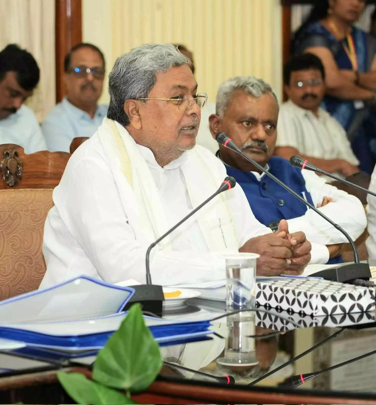 ಸಮಾಜಮುಖಿಯಾಗಿ ಸೇವೆ ಸಲ್ಲಿಸಿ; ಸಿಎಂ ಸಿದ್ದರಾಮಯ್ಯ ಕಿವಿ ಮಾತು ಸಮಾಜಮುಖಿಯಾಗಿ ಸೇವೆ ಸಲ್ಲಿಸಿ; ಸಿಎಂ ಸಿದ್ದರಾಮಯ್ಯ ಕಿವಿ ಮಾತು