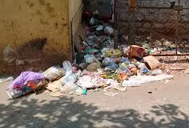 ಬೆಂಗಳೂರು: ಕಸ ಎಸೆಯುವವರಿಗೆ ರಿಟರ್ನ್ ಗಿಫ್ಟ್; ಮನೆ ಬಾಗಿಲಿಗೆ ವಾಪಸ್ ಬರಲಿದೆ ತ್ಯಾಜ್ಯ ಬೆಂಗಳೂರು: ಕಸ ಎಸೆಯುವವರಿಗೆ ರಿಟರ್ನ್ ಗಿಫ್ಟ್; ಮನೆ ಬಾಗಿಲಿಗೆ ವಾಪಸ್ ಬರಲಿದೆ ತ್ಯಾಜ್ಯ