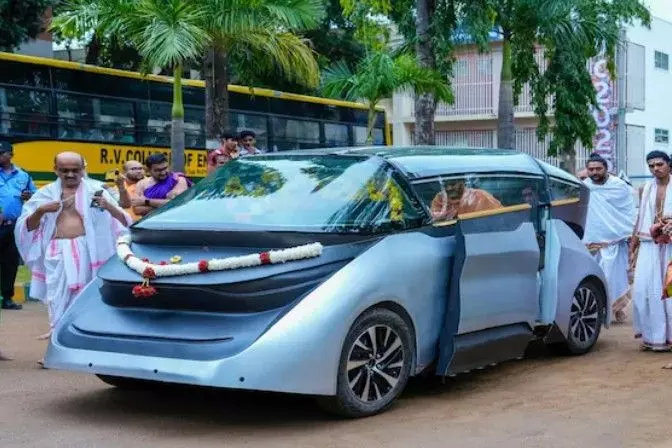 ಸ್ವದೇಶಿ ನಿರ್ಮಿತ ಮೊದಲ ಚಾಲಕ ರಹಿತ ಕಾರು ಅನಾವರಣ; ವಿಪ್ರೊ, ಐಐಎಸ್ಸಿ, ಆರ್ವಿ ಕಾಲೇಜಿನ ತಜ್ಞರಿಂದ ಕಾರು ತಯಾರಿಕೆ ಸ್ವದೇಶಿ ನಿರ್ಮಿತ ಮೊದಲ ಚಾಲಕ ರಹಿತ ಕಾರು ಅನಾವರಣ; ವಿಪ್ರೊ, ಐಐಎಸ್ಸಿ, ಆರ್ವಿ ಕಾಲೇಜಿನ ತಜ್ಞರಿಂದ ಕಾರು ತಯಾರಿಕೆ