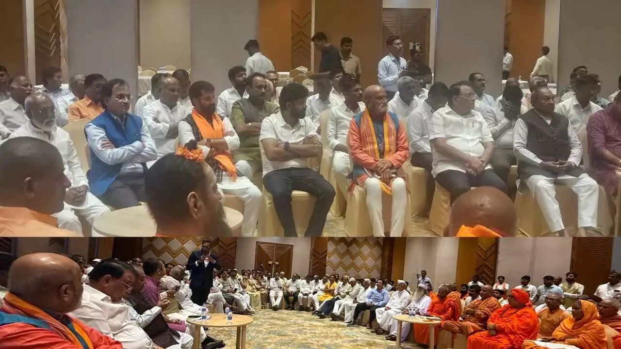 ಕನೇರಿ ಮಠದ ವೇದಿಕೆಯಿಂದ ಯಡಿಯೂರಪ್ಪ ವಿರೋಧಿ ಬಣದ ಶಕ್ತಿ ಪ್ರದರ್ಶನ? ಕನೇರಿ ಮಠದ ವೇದಿಕೆಯಿಂದ ಯಡಿಯೂರಪ್ಪ ವಿರೋಧಿ ಬಣದ ಶಕ್ತಿ ಪ್ರದರ್ಶನ?