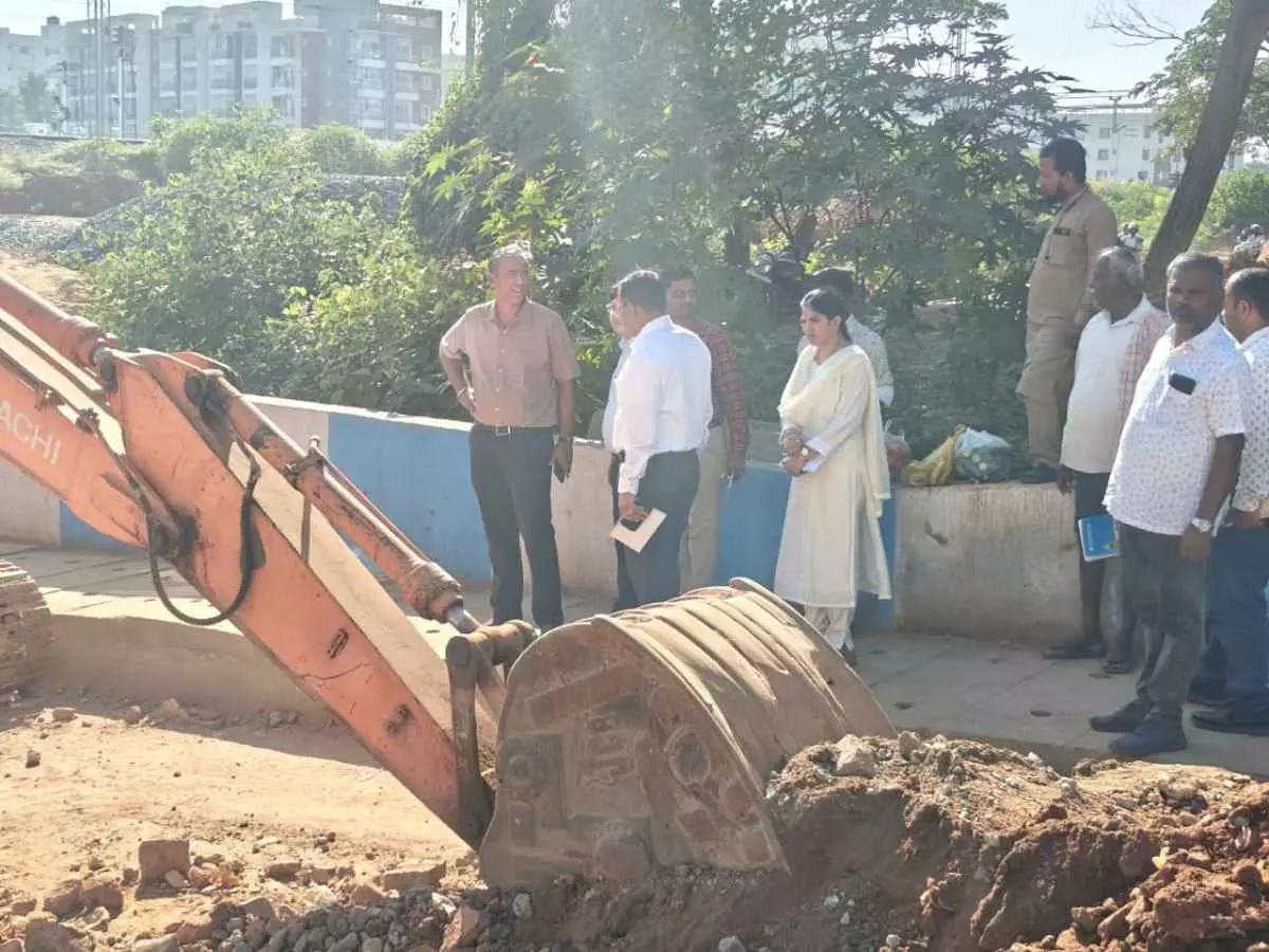 GBA Commissioner instructs to complete Panathur-Balagere road work soon GBA Commissioner instructs to complete Panathur-Balagere road work soon