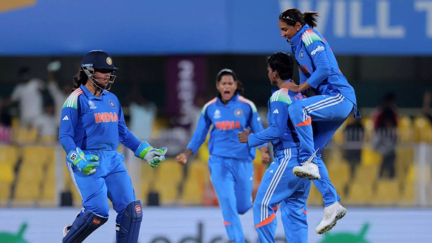ಮಹಿಳಾ ಕ್ರಿಕೆಟ್:  ಭಾರತ ಮುಡಿಗೆ ಚೊಚ್ಚಲ ವಿಶ್ವಕಪ್ ಕಿರೀಟ