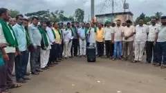 Demand for scientific price for sugarcane; Hukkeri Bandh