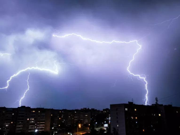 ಇಂದಿನಿಂದ ಬೆಂಗಳೂರು ಸೇರಿದಂತೆ ಹಲವು ಜಿಲ್ಲೆಗಳಲ್ಲಿ ಮಳೆ ಇಂದಿನಿಂದ ಬೆಂಗಳೂರು ಸೇರಿದಂತೆ ಹಲವು ಜಿಲ್ಲೆಗಳಲ್ಲಿ ಮಳೆ