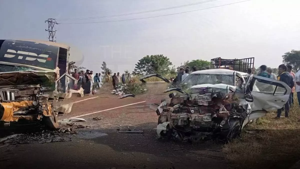 Terrible accident Bhalki Three people Telangana their way Gangapur temple die