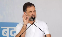 ಚುನಾವಣಾ ಆಯೋಗದ ವಿರುದ್ಧ ರಾಹುಲ್ ಗಾಂಧಿ ಆಕ್ರೋಶ ಚುನಾವಣಾ ಆಯೋಗದ ವಿರುದ್ಧ ರಾಹುಲ್ ಗಾಂಧಿ ಆಕ್ರೋಶ