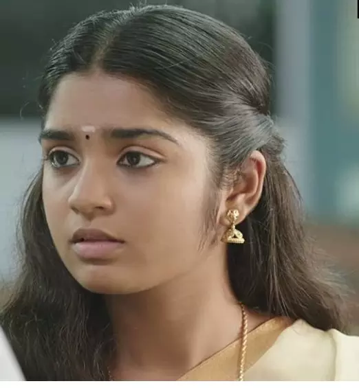 ದೇಹ ತೂಕದ ಬಗ್ಗೆ ಅಸಭ್ಯ ಪ್ರಶ್ನೆ: ಯೂಟ್ಯೂಬರ್ ವಿರುದ್ಧ ನಟಿ ಗೌರಿ ಕಿಶನ್ ಆಕ್ರೋಶ ದೇಹ ತೂಕದ ಬಗ್ಗೆ ಅಸಭ್ಯ ಪ್ರಶ್ನೆ: ಯೂಟ್ಯೂಬರ್ ವಿರುದ್ಧ ನಟಿ ಗೌರಿ ಕಿಶನ್ ಆಕ್ರೋಶ