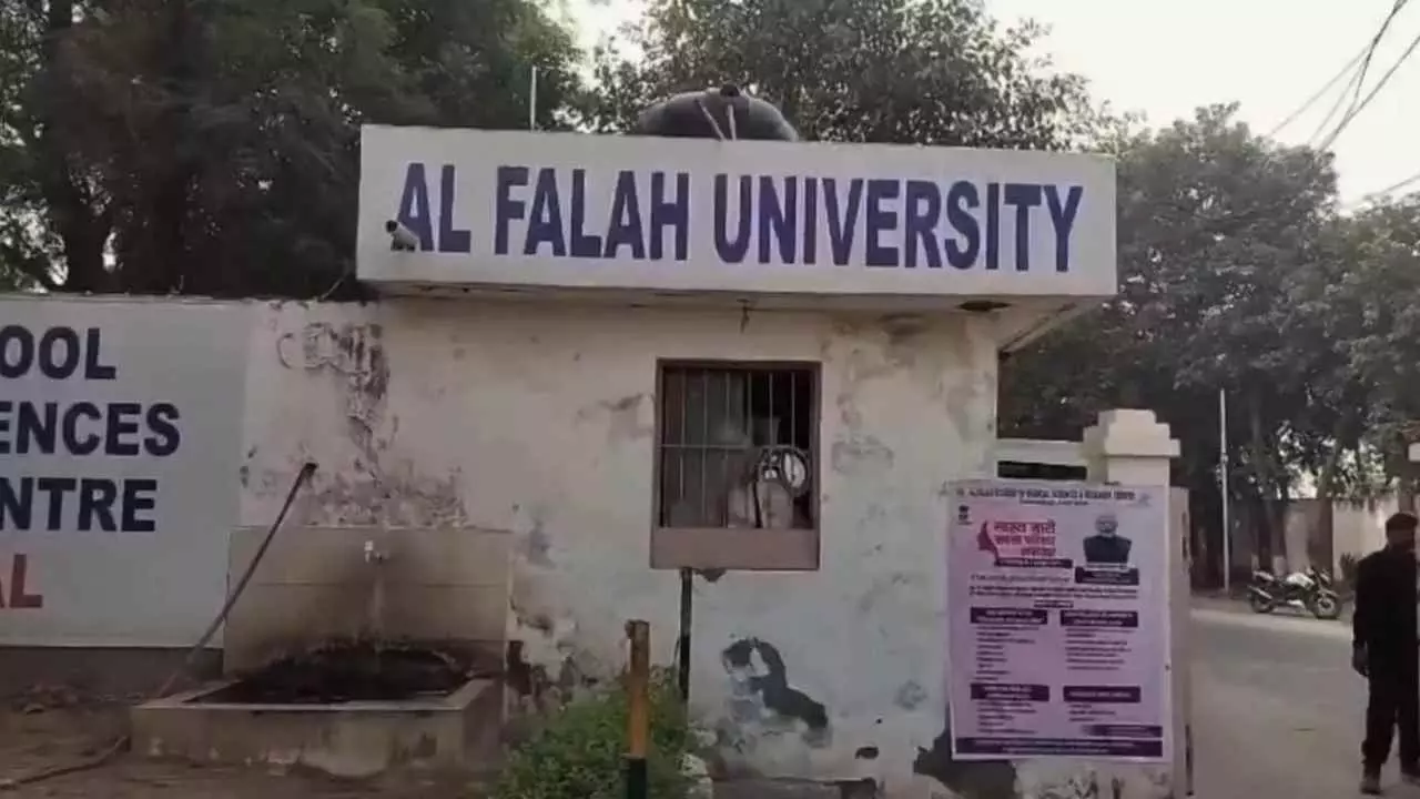 ಕೆಂಪು ಕೋಟೆ ಸ್ಫೋಟ ಪ್ರಕರಣ: ಅಲ್-ಫಲಾಹ್ ವಿವಿಯ ಮತ್ತಿಬ್ಬರು ವೈದ್ಯರು ವಶಕ್ಕೆ ಕೆಂಪು ಕೋಟೆ ಸ್ಫೋಟ ಪ್ರಕರಣ: ಅಲ್-ಫಲಾಹ್ ವಿವಿಯ ಮತ್ತಿಬ್ಬರು ವೈದ್ಯರು ವಶಕ್ಕೆ