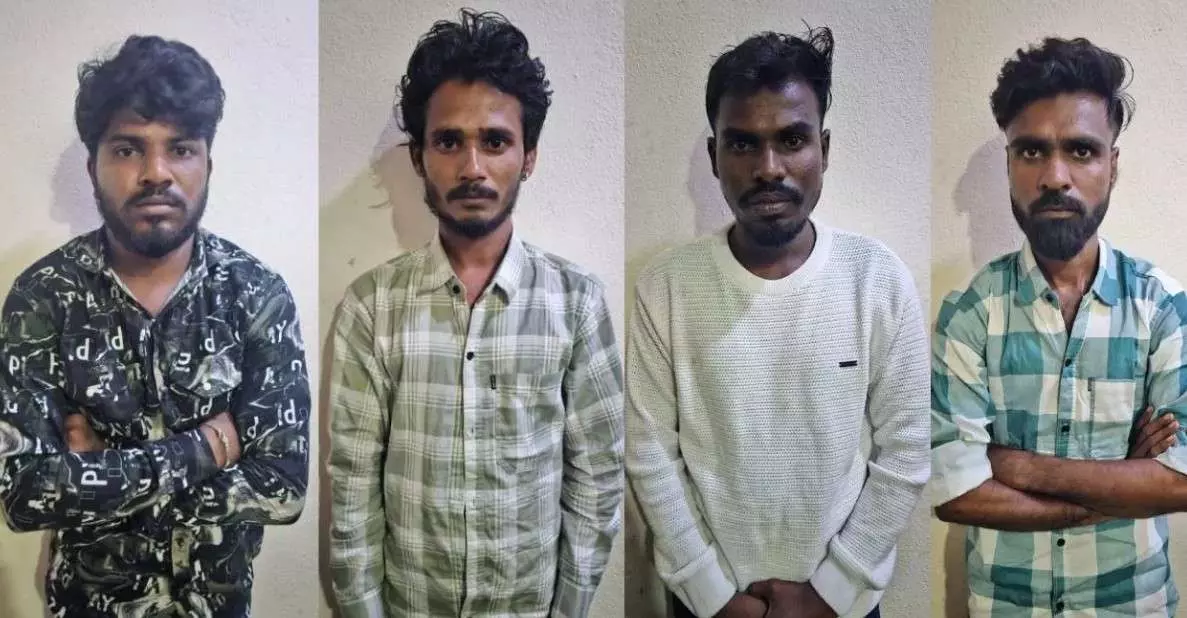 ಯಾದಗಿರಿ| ಸಮಾಜ ಕಲ್ಯಾಣಾಧಿಕಾರಿ ಮೇಲೆ ದಾಳಿ: ಚಿಕಿತ್ಸೆ ಫಲಿಸದೆ ಸಾವು; ನಾಲ್ವರ ಬಂಧನ ಯಾದಗಿರಿ| ಸಮಾಜ ಕಲ್ಯಾಣಾಧಿಕಾರಿ ಮೇಲೆ ದಾಳಿ: ಚಿಕಿತ್ಸೆ ಫಲಿಸದೆ ಸಾವು; ನಾಲ್ವರ ಬಂಧನ