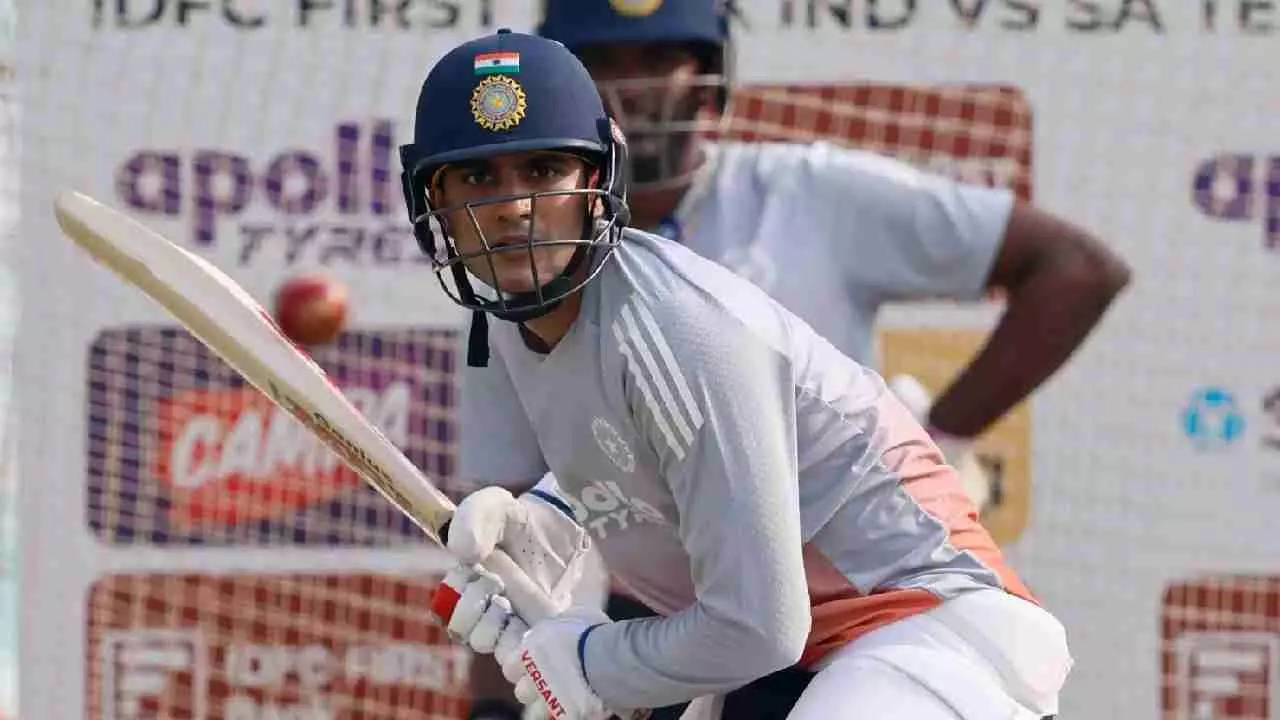 ಶುಭ್ಮನ್ ಗಿಲ್ ಕುತ್ತಿಗೆಗೆ ಗಾಯ: ಕೋಲ್ಕತ್ತಾ ಟೆಸ್ಟ್ನಿಂದ ಸಂಪೂರ್ಣ ಔಟ್, ಆಸ್ಪತ್ರೆಗೆ ದಾಖಲು ಶುಭ್ಮನ್ ಗಿಲ್ ಕುತ್ತಿಗೆಗೆ ಗಾಯ: ಕೋಲ್ಕತ್ತಾ ಟೆಸ್ಟ್ನಿಂದ ಸಂಪೂರ್ಣ ಔಟ್, ಆಸ್ಪತ್ರೆಗೆ ದಾಖಲು