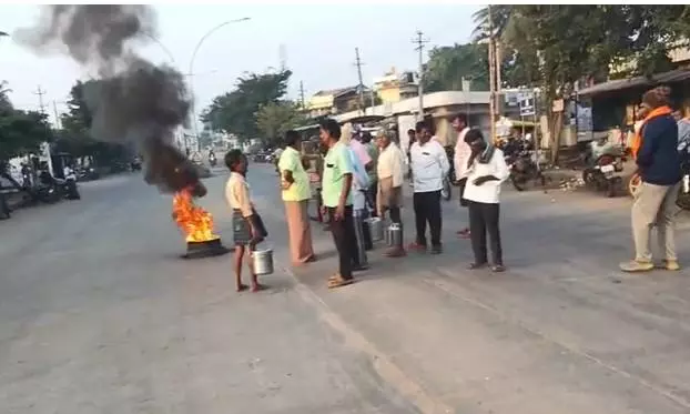 ಸರ್ಕಾರದ ವೈಫಲ್ಯ ಖಂಡಿಸಿ ಹೊನ್ನಾಳಿ, ನ್ಯಾಮತಿ ಬಂದ್: ರೇಣುಕಾಚಾರ್ಯ ನೇತೃತ್ವದಲ್ಲಿ ಪ್ರತಿಭಟನೆ ಸರ್ಕಾರದ ವೈಫಲ್ಯ ಖಂಡಿಸಿ ಹೊನ್ನಾಳಿ, ನ್ಯಾಮತಿ ಬಂದ್: ರೇಣುಕಾಚಾರ್ಯ ನೇತೃತ್ವದಲ್ಲಿ ಪ್ರತಿಭಟನೆ