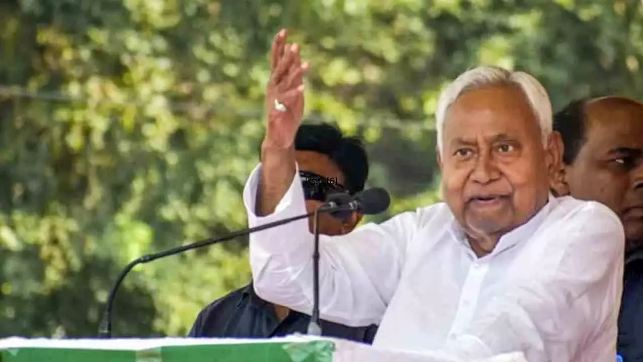 ನಿತೀಶ್ ಕುಮಾರ್ ಬಿಹಾರದ ಮುಖ್ಯಮಂತ್ರಿಯಾಗಿ ಮುಂದುವರಿಯಲಿದ್ದಾರೆ: ಗಿರಿರಾಜ್ ಸಿಂಗ್ ನಿತೀಶ್ ಕುಮಾರ್ ಬಿಹಾರದ ಮುಖ್ಯಮಂತ್ರಿಯಾಗಿ ಮುಂದುವರಿಯಲಿದ್ದಾರೆ: ಗಿರಿರಾಜ್ ಸಿಂಗ್