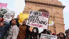 ದೆಹಲಿ ವಾಯುಮಾಲಿನ್ಯ: ಸರ್ಕಾರಿ, ಖಾಸಗಿ ಕಚೇರಿಗಳಿಗೆ ಶೇ.50ರಷ್ಟು ‘ವರ್ಕ್‌ ಫ್ರಮ್‌ ಹೋಮ್‌’