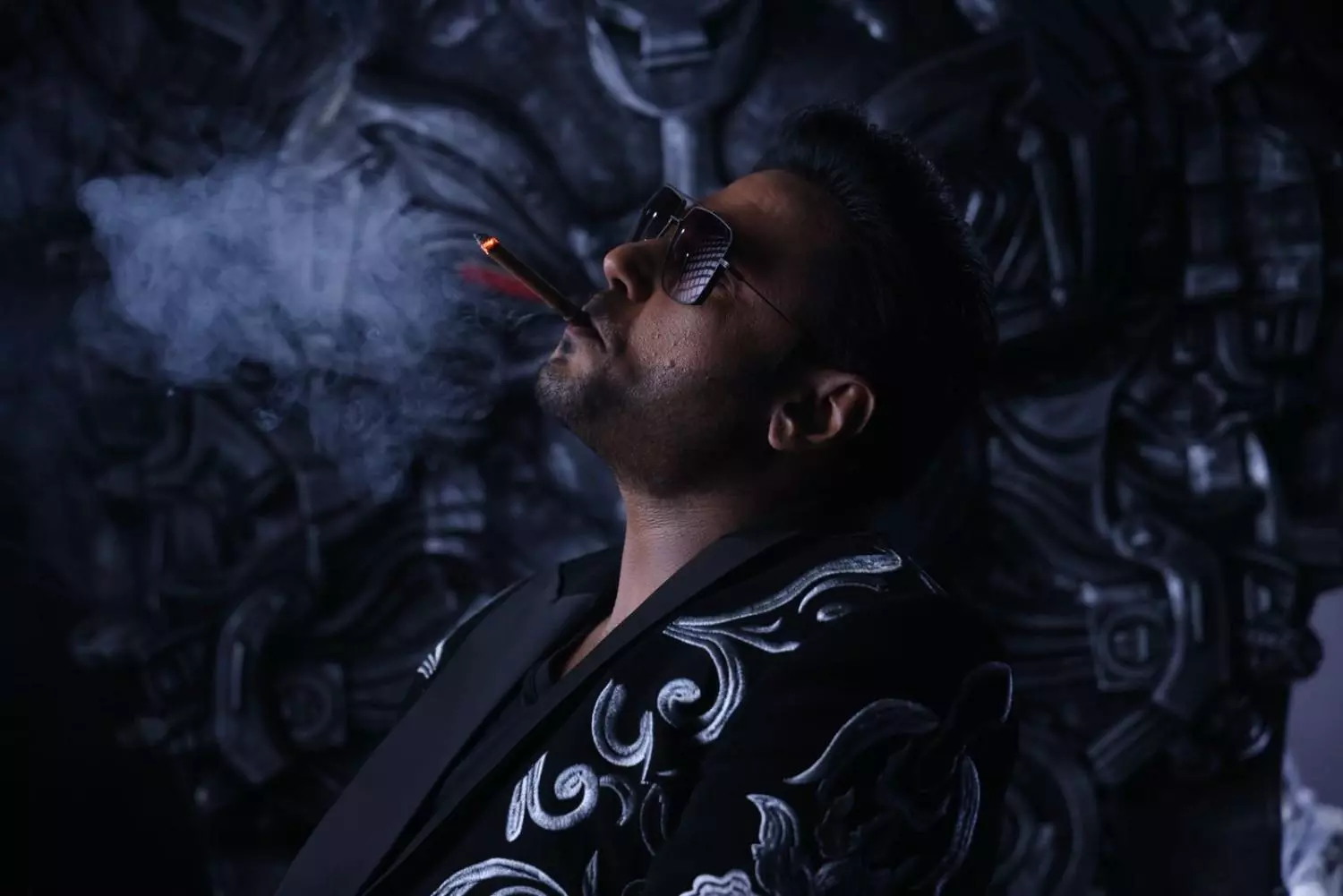 ಡೇರ್ ಇದ್ದರೆ ಮಾತ್ರ ಡೆವಿಲ್ ನೋಡಿ..! ಡೇರ್ ಇದ್ದರೆ ಮಾತ್ರ ಡೆವಿಲ್ ನೋಡಿ..!