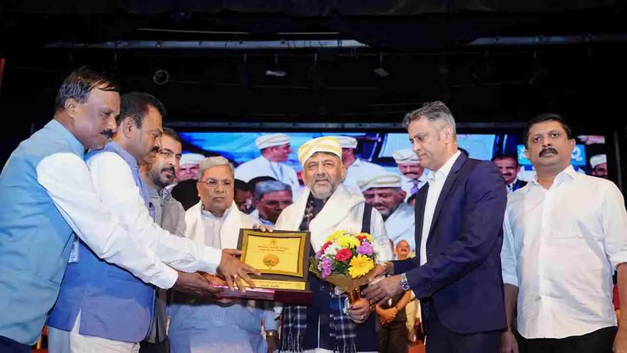 ಗುಂಪುಗಾರಿಕೆ ಮಾಡಲ್ಲ, ಬೆನ್ನಿಗೆ ಚೂರಿ ಹಾಕಲ್ಲ: ಸಿಎಂ ಜೊತೆಗಿನ ಭಿನ್ನಮತ ವದಂತಿಗೆ ಡಿಕೆಶಿ ತೆರೆ