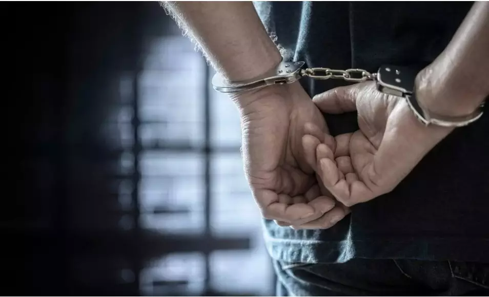 ಅಮೆರಿಕದಲ್ಲಿ ಭಾರೀ ವಿಧ್ವಂಸಕ ಕೃತ್ಯಕ್ಕೆ ಸಂಚು: ಪಾಕಿಸ್ತಾನ ಮೂಲದ ವಿದ್ಯಾರ್ಥಿ ಬಂಧನ ಅಮೆರಿಕದಲ್ಲಿ ಭಾರೀ ವಿಧ್ವಂಸಕ ಕೃತ್ಯಕ್ಕೆ ಸಂಚು: ಪಾಕಿಸ್ತಾನ ಮೂಲದ ವಿದ್ಯಾರ್ಥಿ ಬಂಧನ