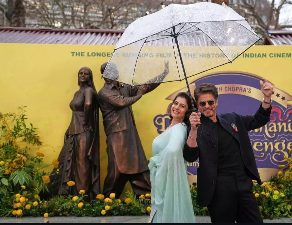 DDLJಗೆ 30 ವರ್ಷ| ಲಂಡನ್‌ನಲ್ಲಿ ರಾಜ್-ಸಿಮ್ರಾನ್‌ನ ಕಂಚಿನ ಪ್ರತಿಮೆ ಅನಾವರಣ