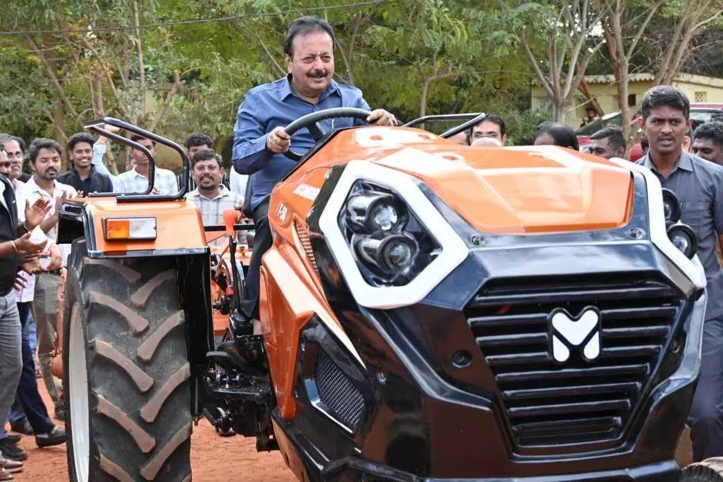 Good news for farmers Electric tractors will be available soon, 7 hours of work after 30 minutes of charging