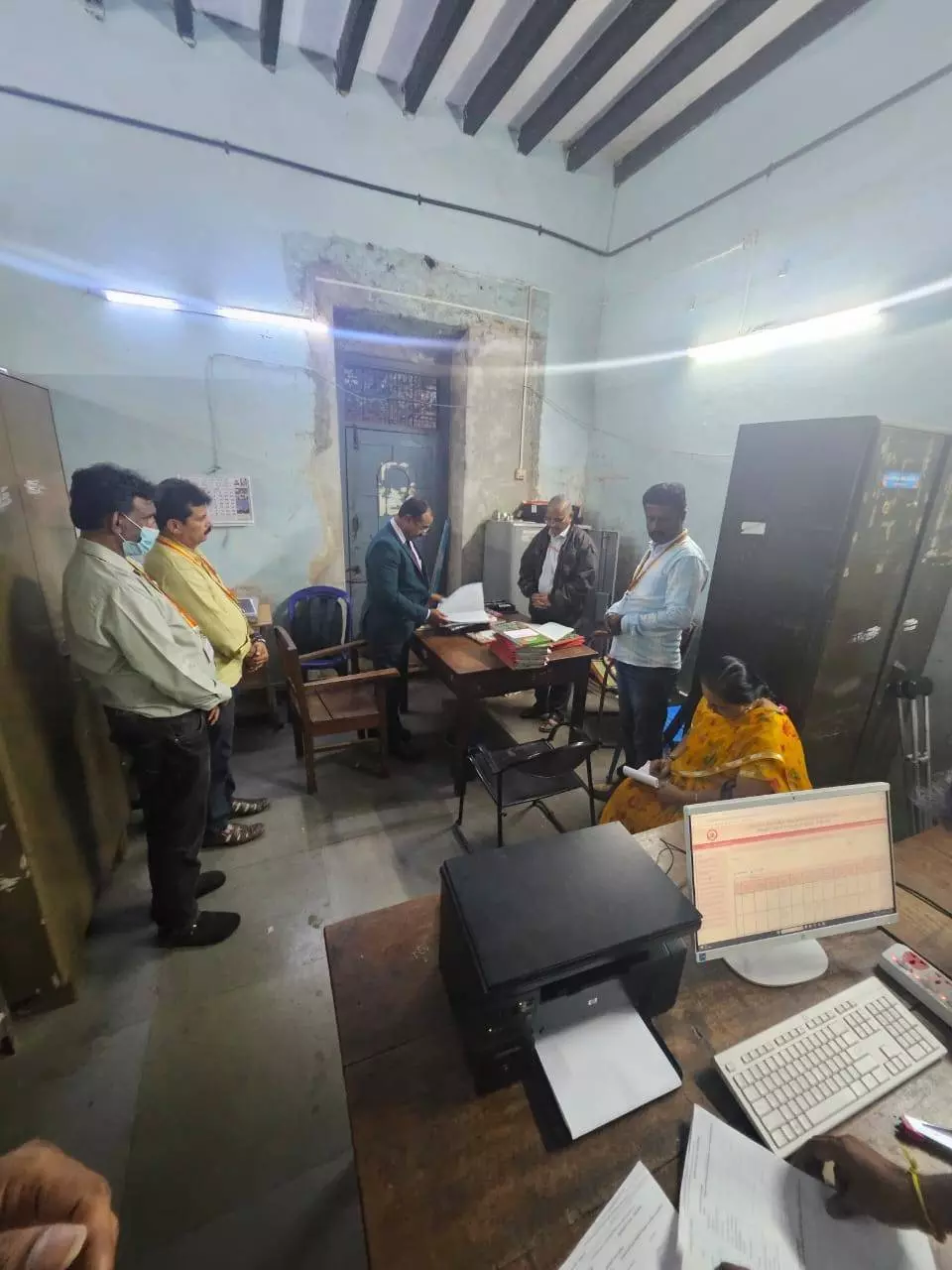 ಶಿಕ್ಷಣ ಇಲಾಖೆ ಕಚೇರಿಯಲ್ಲೇ ಬಾರ್, ಫೋನ್ ಪೇ ಮೂಲಕ ಲಕ್ಷಾಂತರ ರೂ. ಡಿಟಿಜಲ್ ಲಂಚ..!