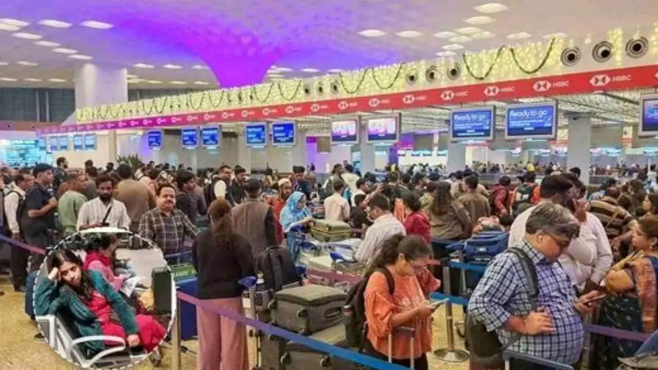 ಇಂಡಿಗೋ ಸಂಕಷ್ಟ ಮುಂದುವರಿಕೆ: 610 ಕೋಟಿ ರೂಪಾಯಿ ಟಿಕೆಟ್ ಹಣ ವಾಪಸ್ ಇಂಡಿಗೋ ಸಂಕಷ್ಟ ಮುಂದುವರಿಕೆ: 610 ಕೋಟಿ ರೂಪಾಯಿ ಟಿಕೆಟ್ ಹಣ ವಾಪಸ್