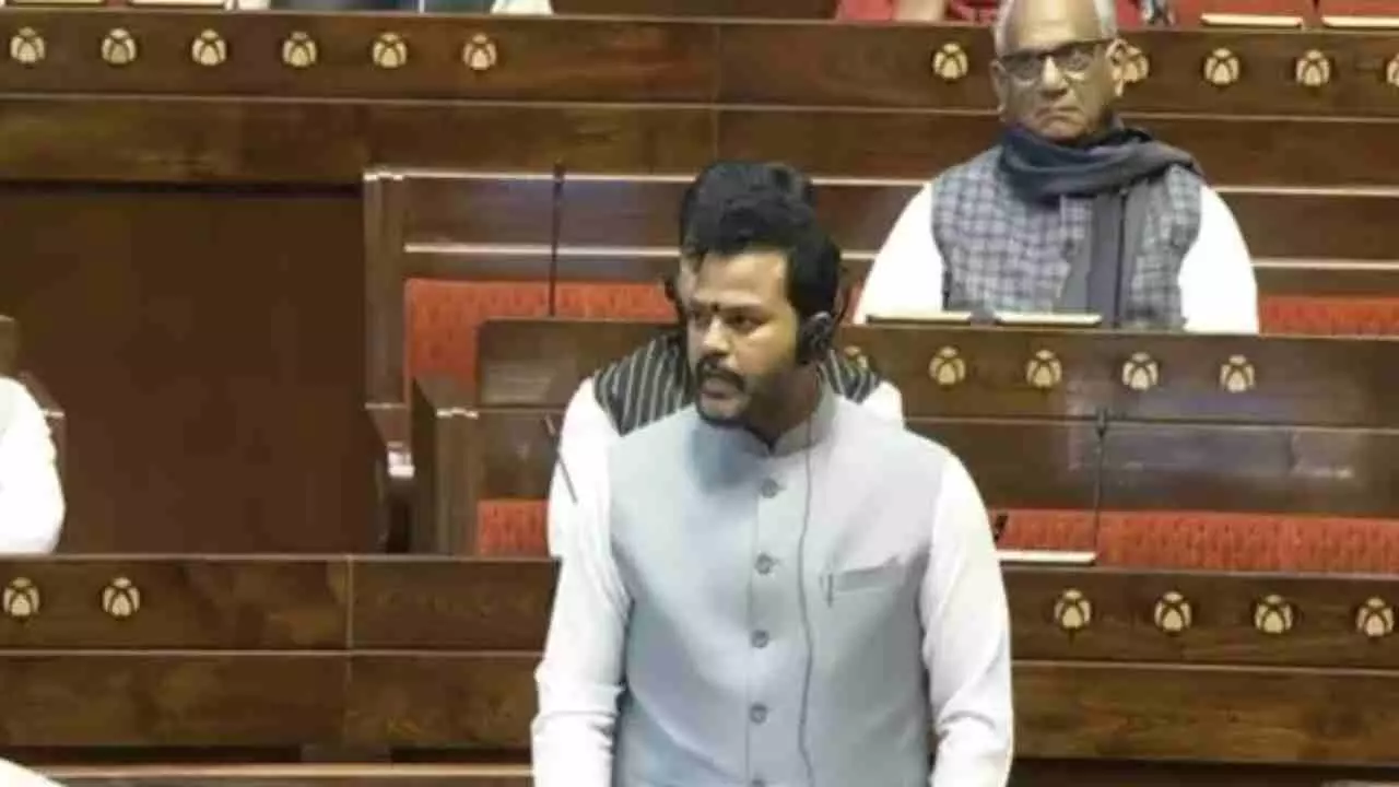 ಇಂಡಿಗೋ ಎಡವಟ್ಟು: ಕಠಿಣ ಕ್ರಮದ ಎಚ್ಚರಿಕೆ ನೀಡಿದ ಕೇಂದ್ರ ಸಚಿವ, 569 ಕೋಟಿ ರೂ. ಮರುಪಾವತಿ