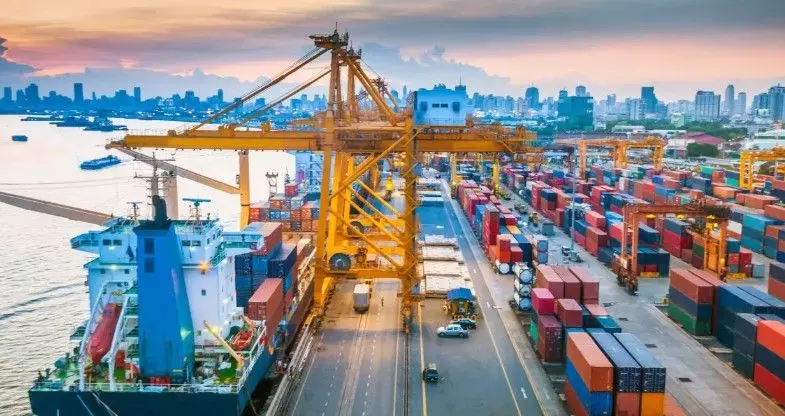 ತಳಮುಖಿ ರೂಪಾಯಿ ಮೇಲೆ ರಫ್ತಿನ ಬರೋಬ್ಬರಿ ಸವಾರಿ ತಳಮುಖಿ ರೂಪಾಯಿ ಮೇಲೆ ರಫ್ತಿನ ಬರೋಬ್ಬರಿ ಸವಾರಿ