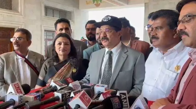 ಅನಿವಾಸಿ ಕನ್ನಡಿಗರಿಗೆ ಪ್ರತ್ಯೇಕ ಸಚಿವಾಲಯ, ರಿವಾಲ್ವಿಂಗ್ ಫಂಡ್ ಸ್ಥಾಪನೆಗೆ ಒತ್ತಾಯ ಅನಿವಾಸಿ ಕನ್ನಡಿಗರಿಗೆ ಪ್ರತ್ಯೇಕ ಸಚಿವಾಲಯ, ರಿವಾಲ್ವಿಂಗ್ ಫಂಡ್ ಸ್ಥಾಪನೆಗೆ ಒತ್ತಾಯ