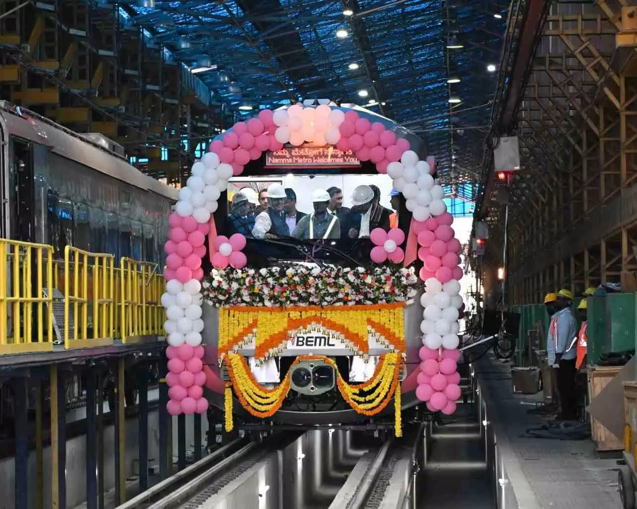 ನಮ್ಮ ಮೆಟ್ರೋ ಪಿಂಕ್ ಲೈನ್ಗೆ ಮೊದಲ ರೈಲು ಆಗಮನ: 2026ರಲ್ಲಿ ಸಂಚಾರ ಆರಂಭ! ನಮ್ಮ ಮೆಟ್ರೋ ಪಿಂಕ್ ಲೈನ್ಗೆ ಮೊದಲ ರೈಲು ಆಗಮನ: 2026ರಲ್ಲಿ ಸಂಚಾರ ಆರಂಭ!