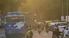 ಆರೋಗ್ಯ ತುರ್ತುಪರಿಸ್ಥಿತಿ; ದೆಹಲಿ ವಾಯು ಮಾಲಿನ್ಯದ ಹಾದಿಯಲ್ಲಿ ರಾಜಧಾನಿ ಬೆಂಗಳೂರು