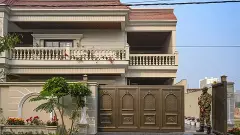 ಅಕ್ರಮ ಕೆಮ್ಮಿನ ಸಿರಪ್ ದಂಧೆ: ವಜಾಗೊಂಡ ಪೊಲೀಸ್ ಪೇದೆಯ 7 ಕೋಟಿ ರೂ. ಮೌಲ್ಯದ ಐಷಾರಾಮಿ ಬಂಗಲೆ ಕಂಡು ಅಧಿಕಾರಿಗಳು ದಂಗು!