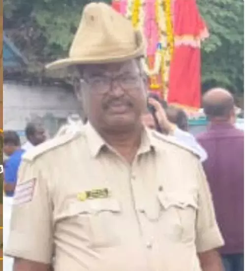 ರಕ್ಷಕರೇ ಆದರು ಭಕ್ಷಕರು: ಮತ್ತೊಮ್ಮೆ ಪೊಲೀಸ್ ಇಲಾಖೆಗೆ ಮಸಿ, ನೆಲಮಂಗಲದಲ್ಲಿ ಕಾನ್ಸ್ಟೆಬಲ್ನಿಂದಲೇ ಭೂಕಬಳಿಕೆ! ರಕ್ಷಕರೇ ಆದರು ಭಕ್ಷಕರು: ಮತ್ತೊಮ್ಮೆ ಪೊಲೀಸ್ ಇಲಾಖೆಗೆ ಮಸಿ, ನೆಲಮಂಗಲದಲ್ಲಿ ಕಾನ್ಸ್ಟೆಬಲ್ನಿಂದಲೇ ಭೂಕಬಳಿಕೆ!