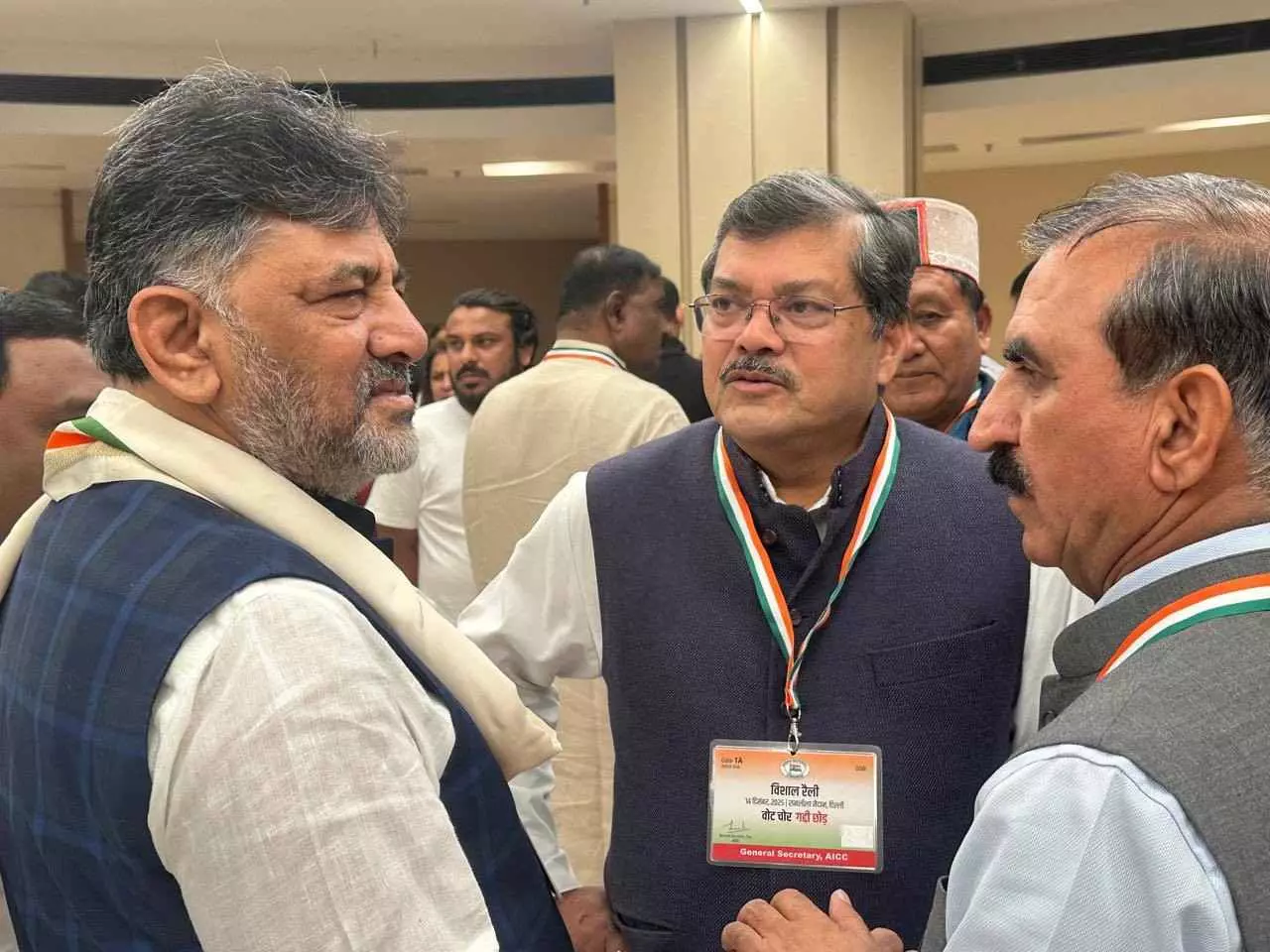 ವೋಟ್ ಚೋರಿ, ಗದ್ದಿ ಚೋಡ್; ನ್ಯಾಯಸಮ್ಮತ ಚುನಾವಣೆಗಾಗಿ ಅಭಿಯಾನ-ಡಿಕೆಶಿ ವೋಟ್ ಚೋರಿ, ಗದ್ದಿ ಚೋಡ್; ನ್ಯಾಯಸಮ್ಮತ ಚುನಾವಣೆಗಾಗಿ ಅಭಿಯಾನ-ಡಿಕೆಶಿ