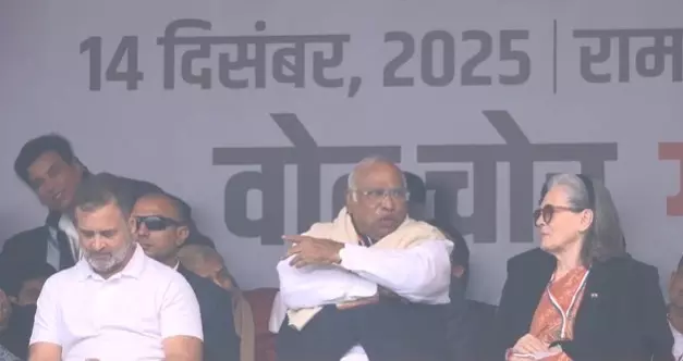 ವೋಟ್ ಚೋರ್, ಗದ್ದಿ ಚೋಡ್: ದೆಹಲಿಯಲ್ಲಿ ಕಾಂಗ್ರೆಸ್ ರಣಕಹಳೆ; ಆಳಂದ ಅಕ್ರಮವೇ ಅಸ್ತ್ರ ವೋಟ್ ಚೋರ್, ಗದ್ದಿ ಚೋಡ್: ದೆಹಲಿಯಲ್ಲಿ ಕಾಂಗ್ರೆಸ್ ರಣಕಹಳೆ; ಆಳಂದ ಅಕ್ರಮವೇ ಅಸ್ತ್ರ