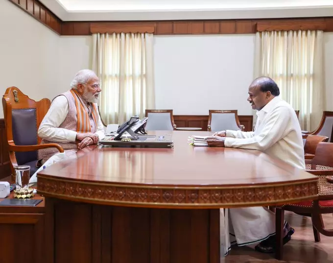 ಕುಮಾರಸ್ವಾಮಿ ಹುಟ್ಟುಹಬ್ಬಕ್ಕೆ ಶುಭಾಶಯ ಕೋರಿದ ಮೋದಿ; ಭಾವುಕರಾದ ಕುಮಾರಸ್ವಾಮಿ ಕುಮಾರಸ್ವಾಮಿ ಹುಟ್ಟುಹಬ್ಬಕ್ಕೆ ಶುಭಾಶಯ ಕೋರಿದ ಮೋದಿ; ಭಾವುಕರಾದ ಕುಮಾರಸ್ವಾಮಿ