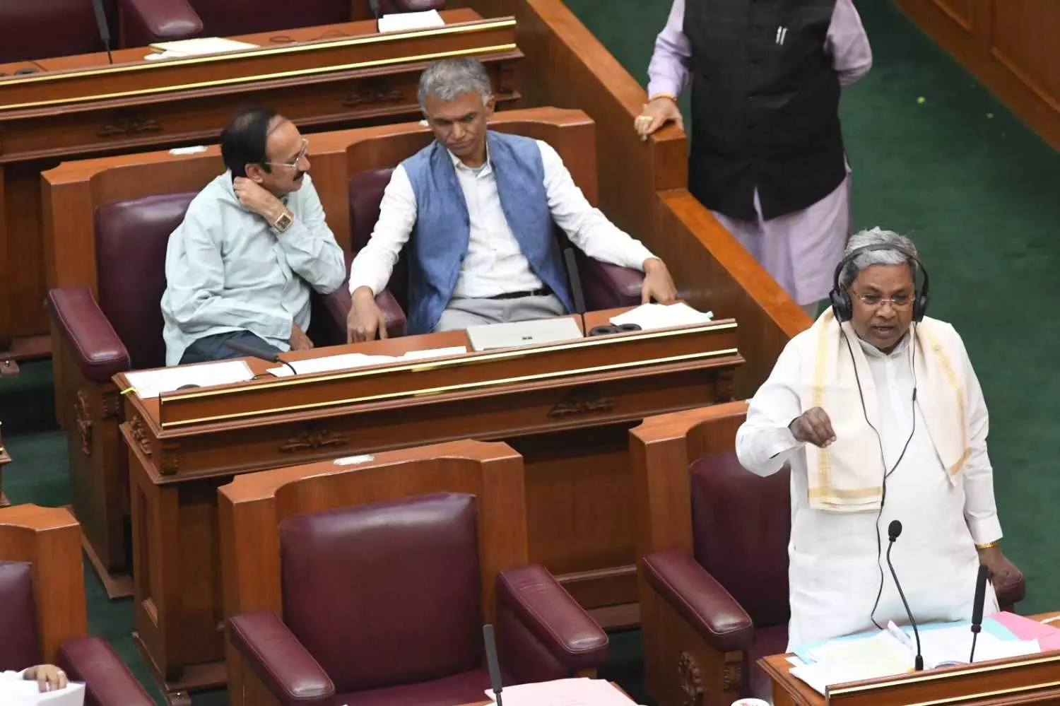 ಬೆಳಗಾವಿ| ಇಂದು ಸಿಎಂ ಸಿದ್ದರಾಮಯ್ಯ ಅಧ್ಯಕ್ಷತೆಯಲ್ಲಿ ಸಚಿವ ಸಂಪುಟ ಸಭೆ ಬೆಳಗಾವಿ| ಇಂದು ಸಿಎಂ ಸಿದ್ದರಾಮಯ್ಯ ಅಧ್ಯಕ್ಷತೆಯಲ್ಲಿ ಸಚಿವ ಸಂಪುಟ ಸಭೆ