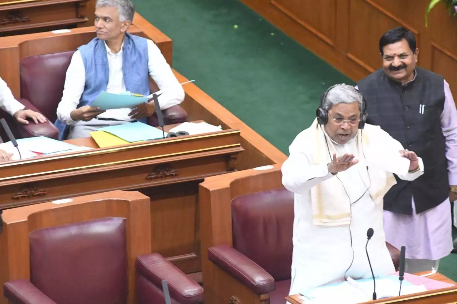 ನಬಾರ್ಡ್ ಅನುದಾನದಲ್ಲಿ 2,185 ಕೋಟಿ ರೂ. ಕಡಿತ: ಕೇಂದ್ರದ ಬಗ್ಗೆ ಸಿಎಂ ಅಸಮಾಧಾನ ನಬಾರ್ಡ್ ಅನುದಾನದಲ್ಲಿ 2,185 ಕೋಟಿ ರೂ. ಕಡಿತ: ಕೇಂದ್ರದ ಬಗ್ಗೆ ಸಿಎಂ ಅಸಮಾಧಾನ