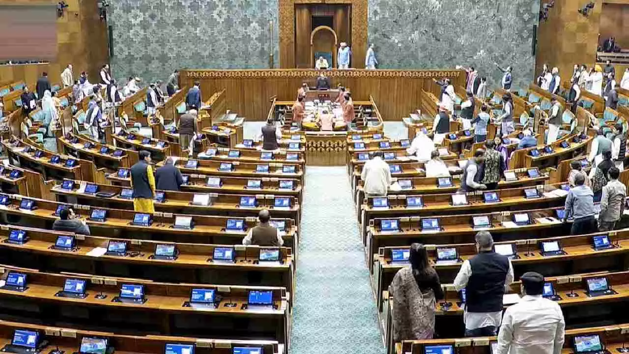 VB G RAM G ಮಸೂದೆ ಮಂಡನೆ:ಸಂಸತ್ನಲ್ಲಿ ಕೋಲಾಹಲ; ಪ್ರತಿಪಕ್ಷಗಳಿಂದ ಭಾರೀ ಗದ್ದಲ VB G RAM G ಮಸೂದೆ ಮಂಡನೆ:ಸಂಸತ್ನಲ್ಲಿ ಕೋಲಾಹಲ; ಪ್ರತಿಪಕ್ಷಗಳಿಂದ ಭಾರೀ ಗದ್ದಲ