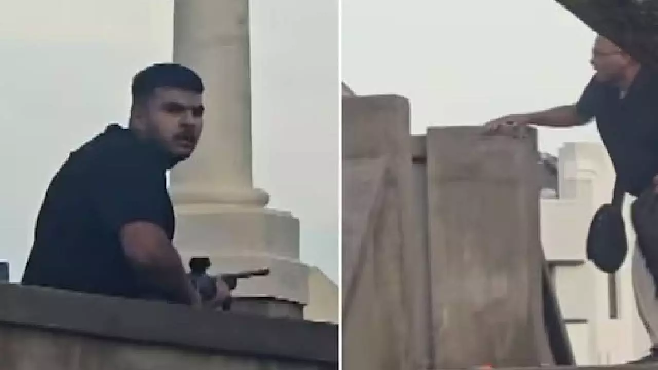 ಸಿಡ್ನಿಯಲ್ಲಿ ಮಾರಣಹೋಮ ನಡೆಸಿದ್ದ ಶೂಟರ್ ಮೂಲ ಹೈದರಾಬಾದ್! ಸಿಡ್ನಿಯಲ್ಲಿ ಮಾರಣಹೋಮ ನಡೆಸಿದ್ದ ಶೂಟರ್ ಮೂಲ ಹೈದರಾಬಾದ್!