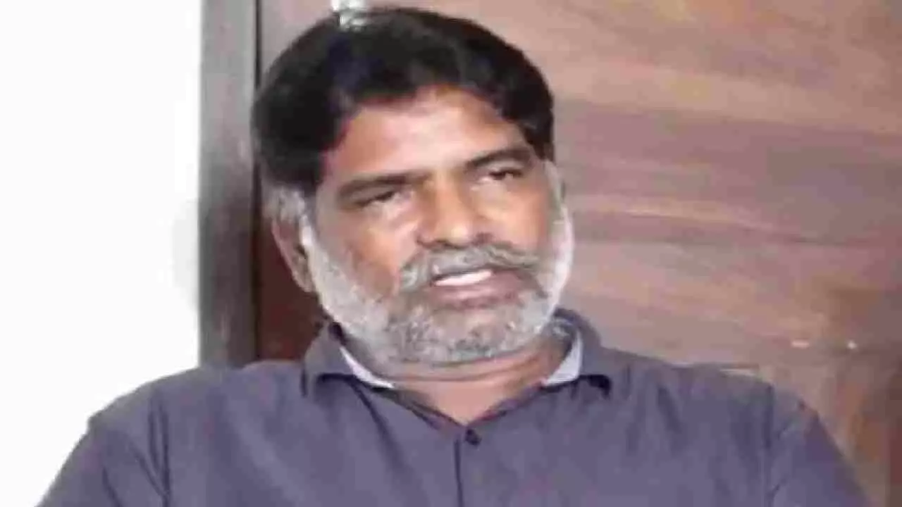 ಮಾಸ್ಕ್ ಮ್ಯಾನ್ ಬುರುಡೆ ಚಿನ್ನಯ್ಯ ಜೈಲಿನಿಂದ ರಿಲೀಸ್! ಮಾಸ್ಕ್ ಮ್ಯಾನ್ ಬುರುಡೆ ಚಿನ್ನಯ್ಯ ಜೈಲಿನಿಂದ ರಿಲೀಸ್!