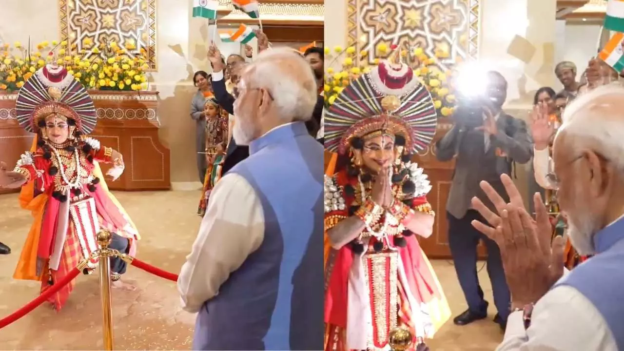 ಒಮನ್ನಲ್ಲಿ ಮೇಳೈಸಿದ ಕರಾವಳಿಯ ಗಂಡುಕಲೆ ಯಕ್ಷಗಾನ- ಮೋದಿಗೆ ಅದ್ದೂರಿ ಸ್ವಾಗತ ಒಮನ್ನಲ್ಲಿ ಮೇಳೈಸಿದ ಕರಾವಳಿಯ ಗಂಡುಕಲೆ ಯಕ್ಷಗಾನ- ಮೋದಿಗೆ ಅದ್ದೂರಿ ಸ್ವಾಗತ