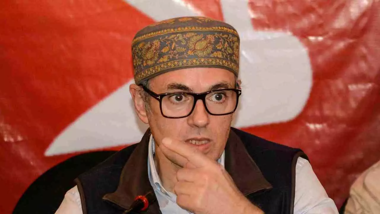 ಮಹಿಳಾ ವೈದ್ಯೆಯ ಮುಸುಕು ಎಳೆದ ನಿತೀಶ್ ಕುಮಾರ್ ಕ್ಷಮೆಯಾಚಿಸಬೇಕು: ಒಮರ್ ಅಬ್ದುಲ್ಲಾ ಆಗ್ರಹ ಮಹಿಳಾ ವೈದ್ಯೆಯ ಮುಸುಕು ಎಳೆದ ನಿತೀಶ್ ಕುಮಾರ್ ಕ್ಷಮೆಯಾಚಿಸಬೇಕು: ಒಮರ್ ಅಬ್ದುಲ್ಲಾ ಆಗ್ರಹ