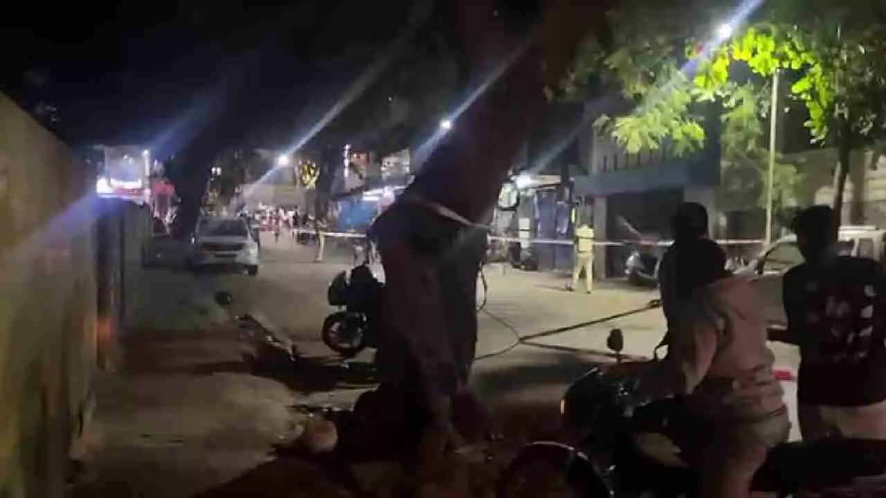 ಡೈವೋರ್ಸ್ ಕೇಸ್ ವಿಚಾರಣೆಯ ಬಳಿಕ ಪತ್ನಿಯ ಶೂಟೌಟ್- ಹಂತಕ ಪತಿ ಪೊಲೀಸರಿಗೆ ಶರಣು ಡೈವೋರ್ಸ್ ಕೇಸ್ ವಿಚಾರಣೆಯ ಬಳಿಕ ಪತ್ನಿಯ ಶೂಟೌಟ್- ಹಂತಕ ಪತಿ ಪೊಲೀಸರಿಗೆ ಶರಣು