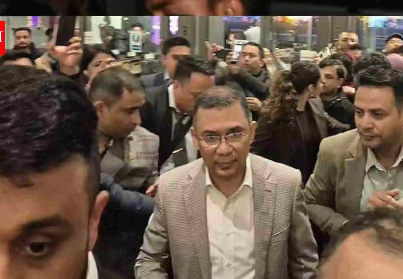 17 ವರ್ಷಗಳ ವನವಾಸ ಅಂತ್ಯ: ಗಡಿಪಾರು ಶಿಕ್ಷೆ ಮುಗಿಸಿ ಬಾಂಗ್ಲಾಕ್ಕೆ ಮರಳಿದ ಖಲೀದಾ ಪುತ್ರ