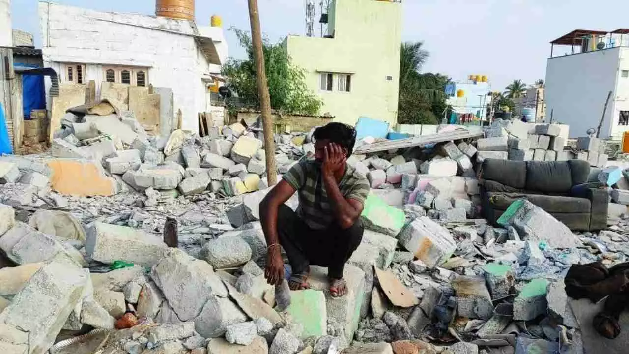 ಬೆಂಗಳೂರಿನ ಕೋಗಿಲು ಬಳಿ ಒತ್ತುವರಿ ತೆರವು; ಕೇರಳದ ರಾಜಕಾರಣಿಗಳಿಗೆ ಅನಗತ್ಯ ವರಿ! ಬೆಂಗಳೂರಿನ ಕೋಗಿಲು ಬಳಿ ಒತ್ತುವರಿ ತೆರವು; ಕೇರಳದ ರಾಜಕಾರಣಿಗಳಿಗೆ ಅನಗತ್ಯ ವರಿ!